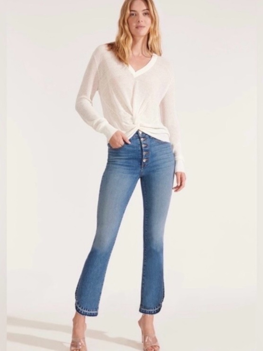 Veronica Beard Carolyn High Rise Dolphin Jeans
Hem 27